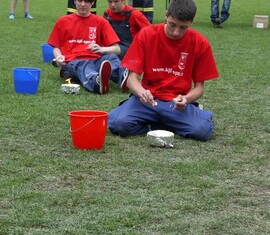 Vorführung zur Brandschutz&shy;erziehung, richtiger Umgang mit dem Streichholz