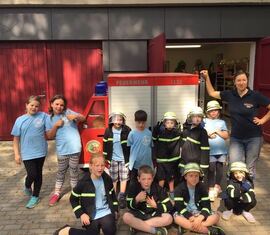 Die Trebendorfer Kidsfeuerwehr im KiEZ Frauensee.