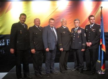 von links Dr. Wolfgang Bialas (Präsident SFV Cottbus); Stefan Grothe (stellv. KBM Spree-Neiße), Dr. Klaus-Peter Schulze (MdB), Hans-Peter Kröger (Präsident DFV), Wilfred Kneschk (SFV Cottbus), Robert Buder (amt. KFJW Spree-Neiße)