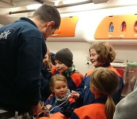 Angelina`s Puls wird überprüft.