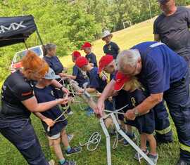 Station Stiche und Bunde bei der Lagerolympiade