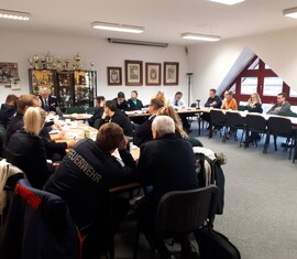 Sitzung der Amts-, Gemeinde- und Stadtjugendwarte gemeinsam mit dem Vorbereitungsteam zum Kreisjugendlager 2019 im Gerätehaus Peitz