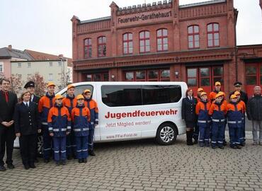 Am Samstag erhielt die Jugendfeuerwehr Forst ihr neues Auto.