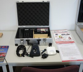 Der Notrufkoffer für die Brandschutz&shy;erziehung. Durch den Kreis&shy;feuerwehr&shy;verband Spree-Neiße wurden 5 dieser Koffer beschafft.