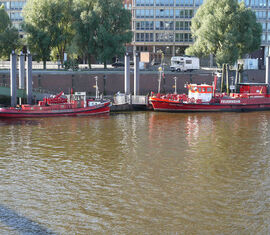 Hamburger Feuerwehr zu Wasser