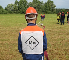 Zur Abnahme der Jugendflamme Stufe 2 musste eine Löschangriff nach Feuerwehr-Dienstvorschrift 3 präsentiert werden
