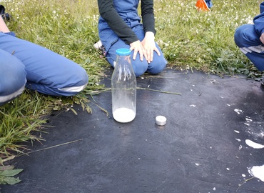 Kann man mit Essig und Backpulver eine Flamme löschen?