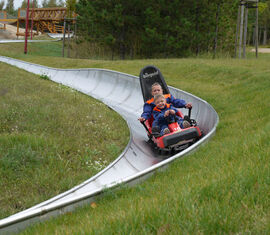 Zu Belohnung ging es auf die Sommerrodelbahn im Erlebnispark Teichland.