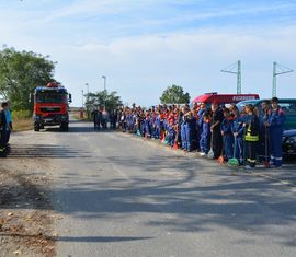 Eröffnung vor dem Ehrenhain bei Neuendorf