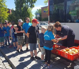 Kleiner Mittagsimbiss bevor es wieder nach Hause geht