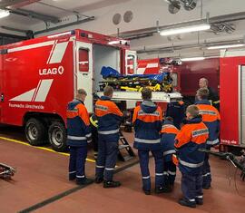 Am RTW 2, vorgesehen für das schwere Gelände im Tagebau, ist alles etwas höher