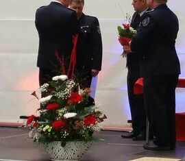 Thomas Nothnick wird mir der Schieds- und Kampfrichterspange der internationalen Wettbewerbe CTIF im Deutschen Feuerwehrverband in Stufe Bronze ausgezeichnet.