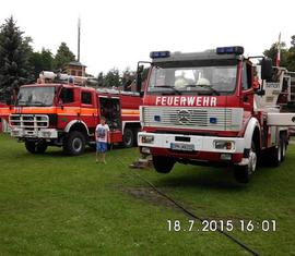 Die Fahrzeuge der Betriebsfeuerwehr Wonneberger sind bei den Kindern gut angekommen.