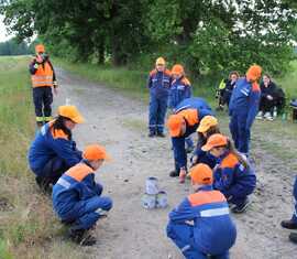 Das Dosenstapeln erfordert der viel Teamgeist und Absprache innerhalb der Gruppe