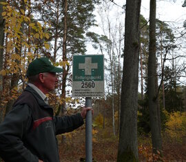 Rettungspunkte, ein dichtes Netz von festgelegten Punkten in Wäldern, welche das finden eine Unfallstelle den Rettungskräften vereinfacht