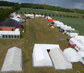 Der Zeltlagerplatz aus luftiger Höhe.