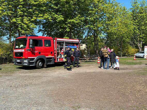 Auf dem Festplatz durften natürlich Feuerwehrfahrzeuge nicht fehlen.