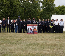 Die Ehrengäste zur Eröffnung des 26. Kreisajugendlagers der Feuerwehren des Landkreises Spree-Neiße