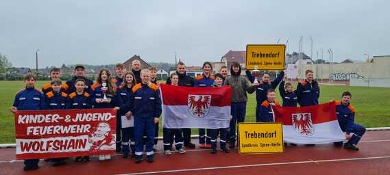 Gruppenbild nach der Siegerehrung JF Trebendorf (1) und JF Wolfshain (2)