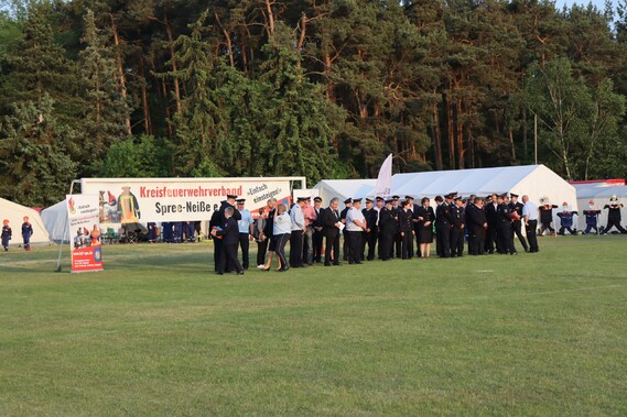 Zur Eröffnung waren zahlreiche Führungskräfte der Feuerwehren und Gäste angereist.