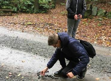 Fährten legen für die Schnipseljagd