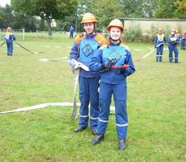 Viktoria und Jonas im Wassertrupp der Jugendgruppe Forst (Lausitz)