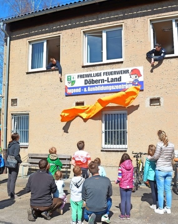 Das Kinder- und Jugendausbildungszentrum in Eichwege ist nun deutlich erkennbar ausgeschildert.