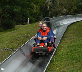 Fahrt auf der Sommerrodelbahn im Erlebnispark Teichland