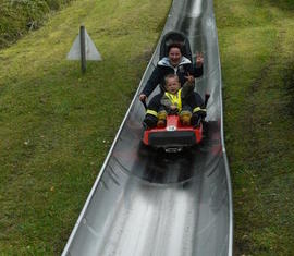 Fahrt auf der Sommerrodelbahn im Erlebnispark Teichland